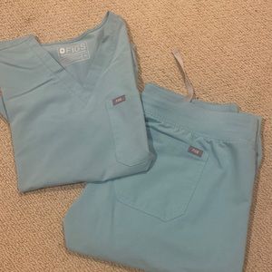 FIGS BRAND Scrubs
